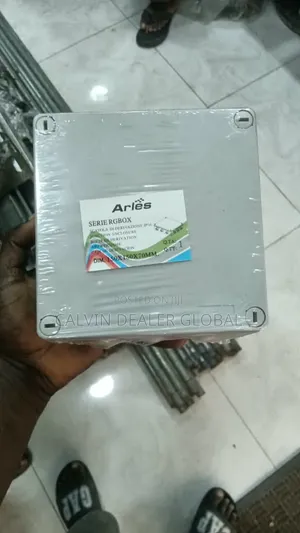 6x6 Adaptable Water Proof Box