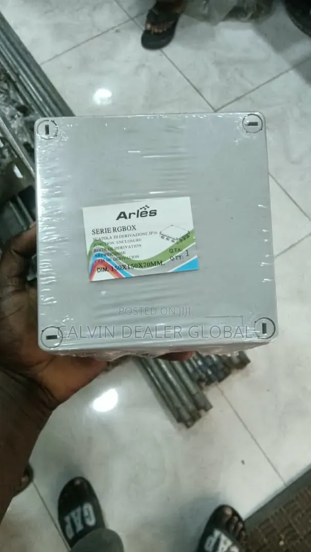 6x6 Adaptable Water Proof Box