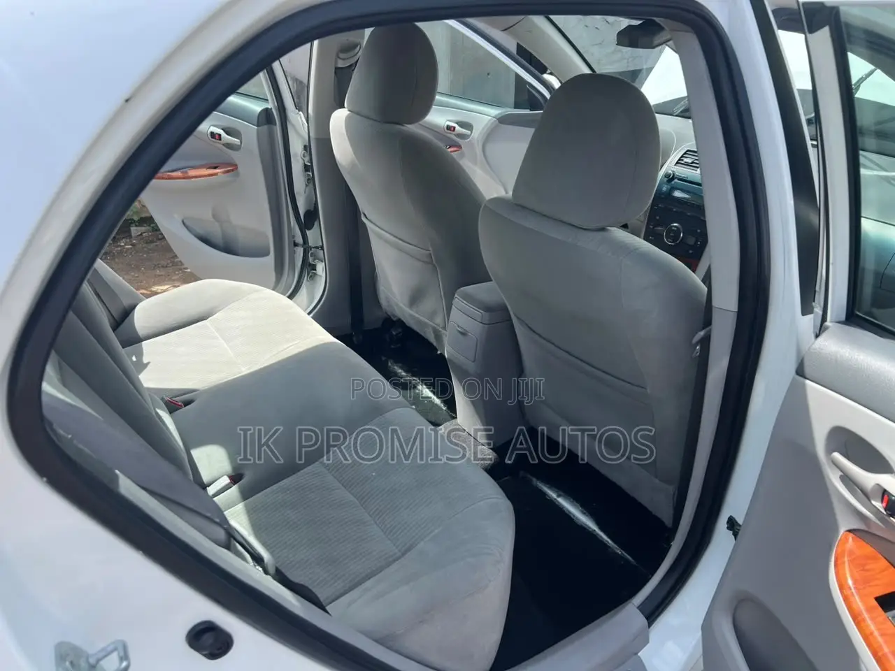 Toyota Corolla 2010 White