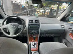 Toyota Corolla 2010 White