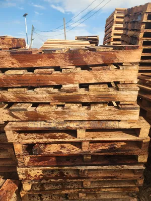 2ft X 2ft Wooden Pallets