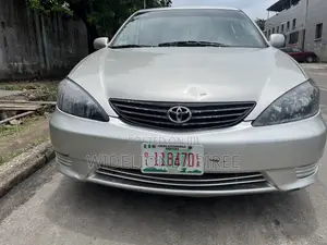 Toyota Camry 2004 Silver