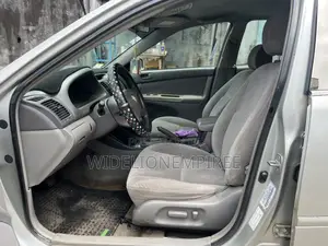 Toyota Camry 2004 Silver
