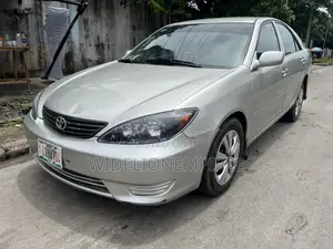Toyota Camry 2004 Silver