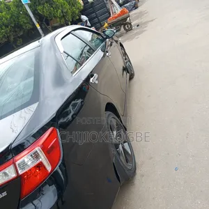 Toyota Camry SE 4dr Sedan (2.5L 4cyl 6A) 2014 Gray