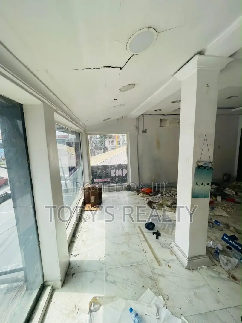 Exquisite Spacious Shop
