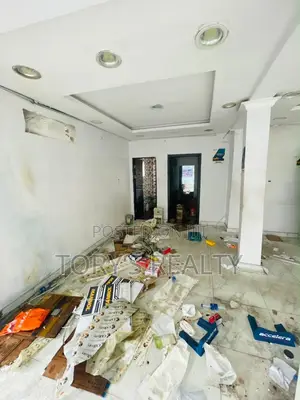 Exquisite Spacious Shop