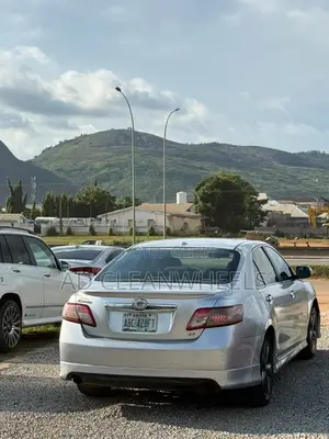 Toyota Camry SE 4dr Sedan (2.5L 4cyl 6A) 2011 Silver