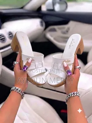 Iv Jennifer Slippers