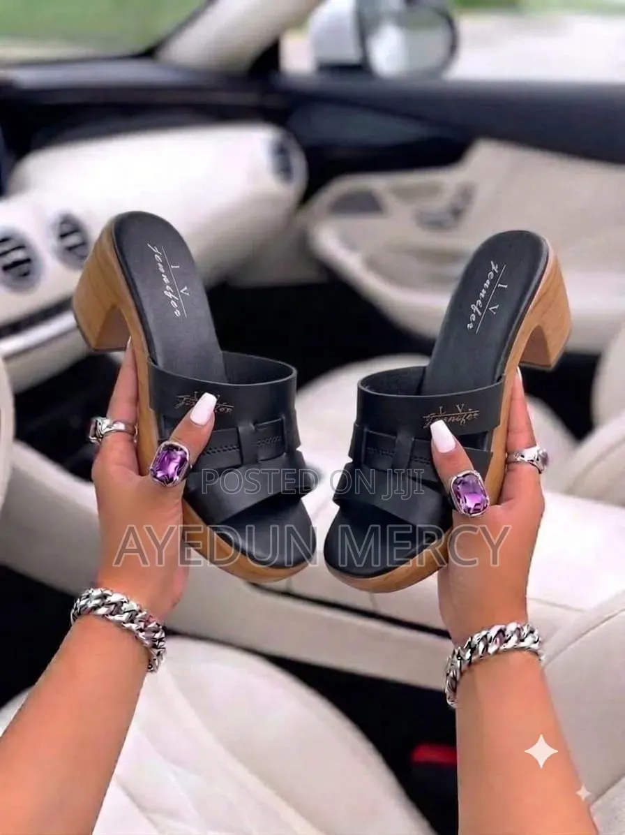 Iv Jennifer Slippers