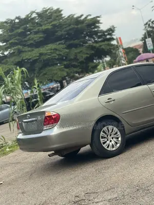 Toyota Camry LE 4dr Sedan (2.4L 4cyl 5A) 2005 Burgundy