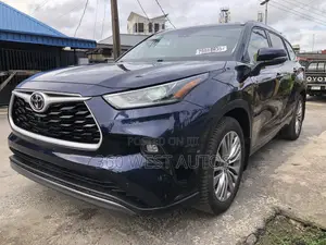 Toyota Highlander Platinum 2022 Blue