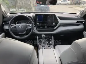 Toyota Highlander Platinum 2022 Blue