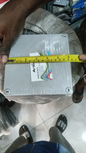 6x6 Adaptable Water Proof Box