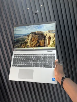 Laptop Dell Latitude 5530 16GB Intel Core i5 SSD 256GB