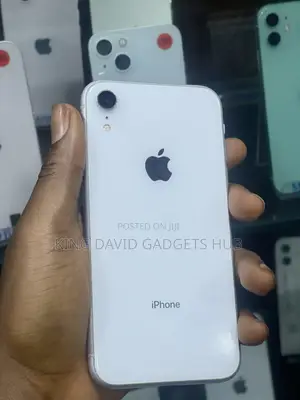 Apple iPhone XR 64 GB White