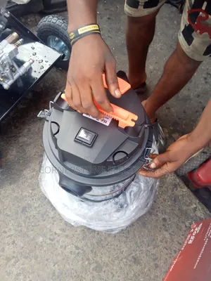 Industrial Vacuum Cleaner