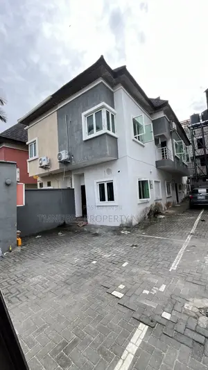 Studio Apartment in Ikate Good Area for rent