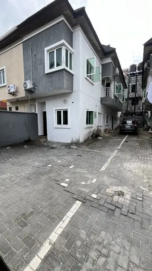 Studio Apartment in Ikate Good Area for rent