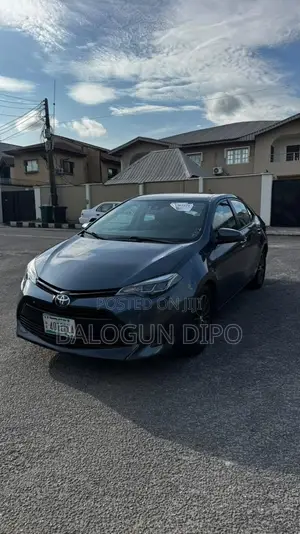 Toyota Corolla LE Eco (1.8L 4cyl 2A) 2018 Gray