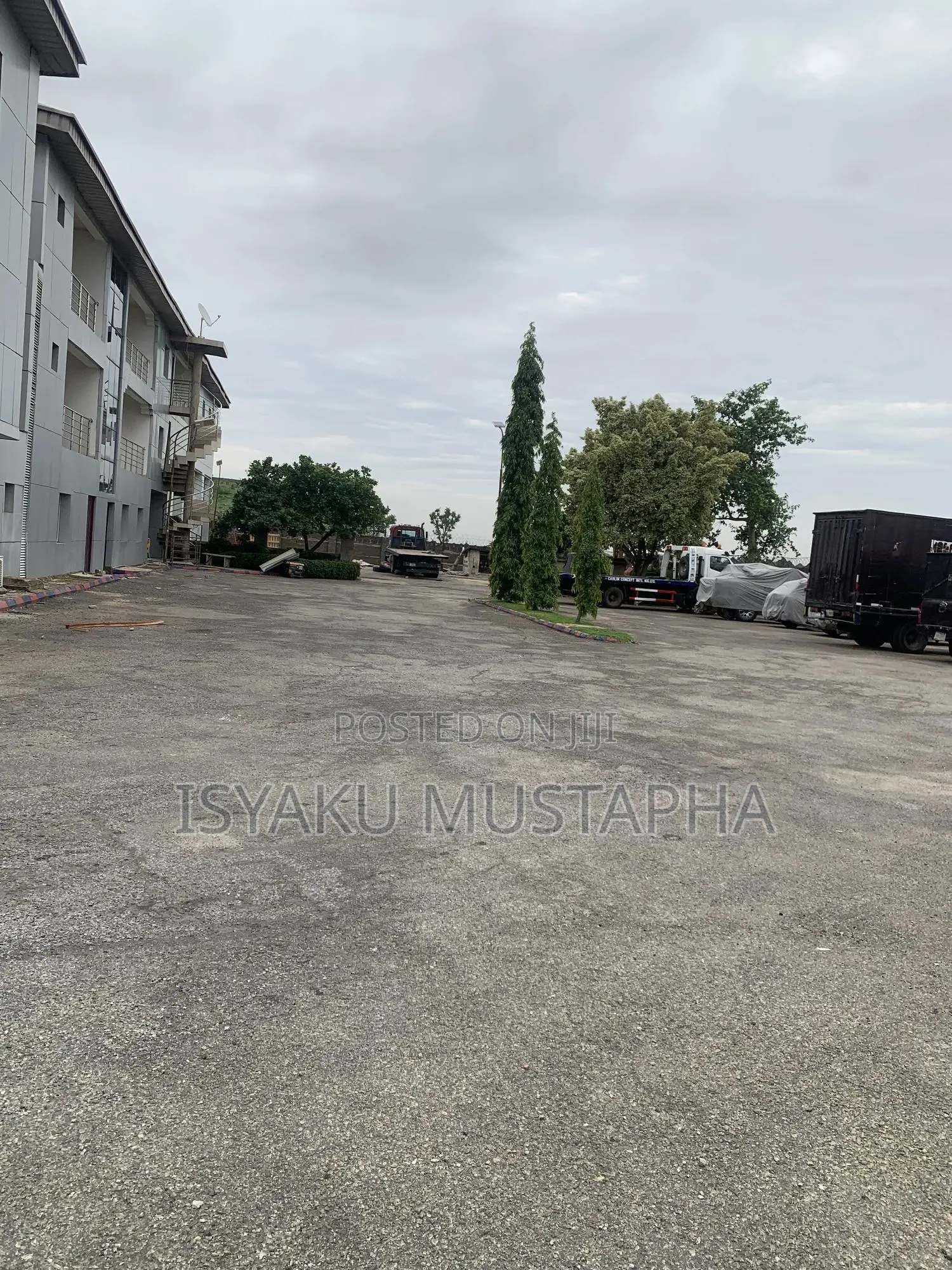 SUPER DISTRESS Office Complex for Sale