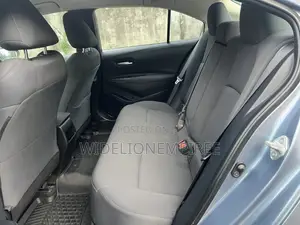 Toyota Corolla L (1.8L 4cyl 2A) 2019 Blue
