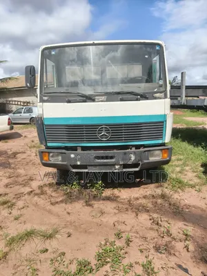 Mercedes Benz 814 Rigid Truck - 6 Cylinders Manual Injector