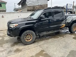 Toyota Tacoma 2017 Black