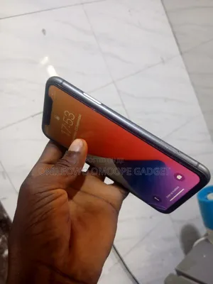 Apple iPhone 11 64 GB Black