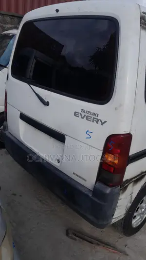 Suzuki Every 2000 Silver