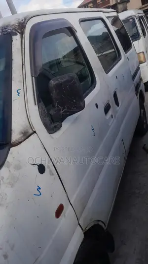 Suzuki Every 2000 White