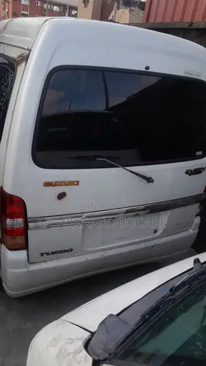 Suzuki Every 2000 White