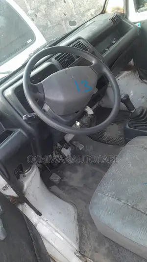 Suzuki Every 2000 White