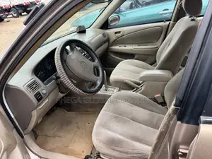Toyota Corolla 1.6 Sedan 2002 Gold