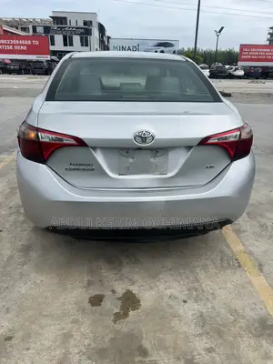 Toyota Corolla LE 4dr Sedan (1.8L 4cyl CVT) 2015 Silver