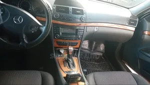 Mercedes-Benz E350 2005 Blue