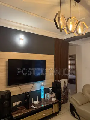 Cozy Apartment Few Minutes Drive From the Airport
