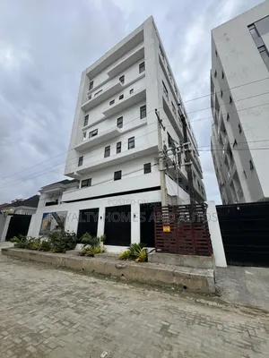 3bdrm Maisonette in Lekki Phase 1 for sale