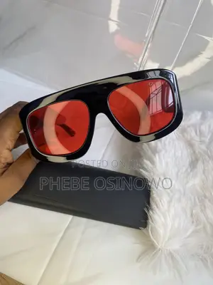 Stylish Flat-Top Oversized Sunglasses – Bold Red Lenses