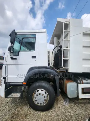 Foreign Used 2018 Sino Truck Howo Going for 65m