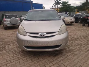 Toyota Sienna XLE Limited FWD 2006 Silver