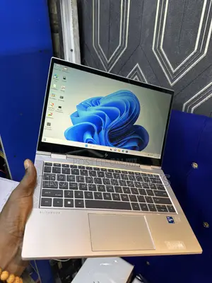 Laptop HP EliteBook 830 G8 16GB Intel Core i7 SSD 512GB