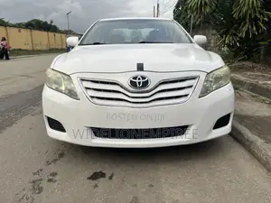 Toyota Camry LE 4dr Sedan (2.5L 4cyl 6AM) 2010 White