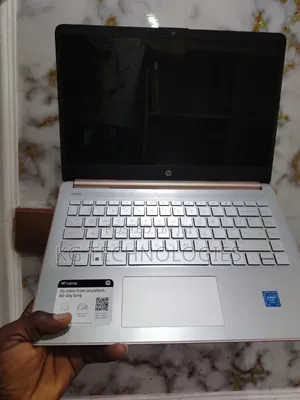 Laptop HP 14-dq1088wm 8GB Intel Pentium SSD 128GB