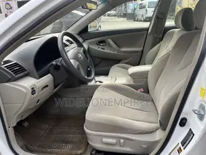 Toyota Camry LE 4dr Sedan (2.5L 4cyl 6AM) 2010 White