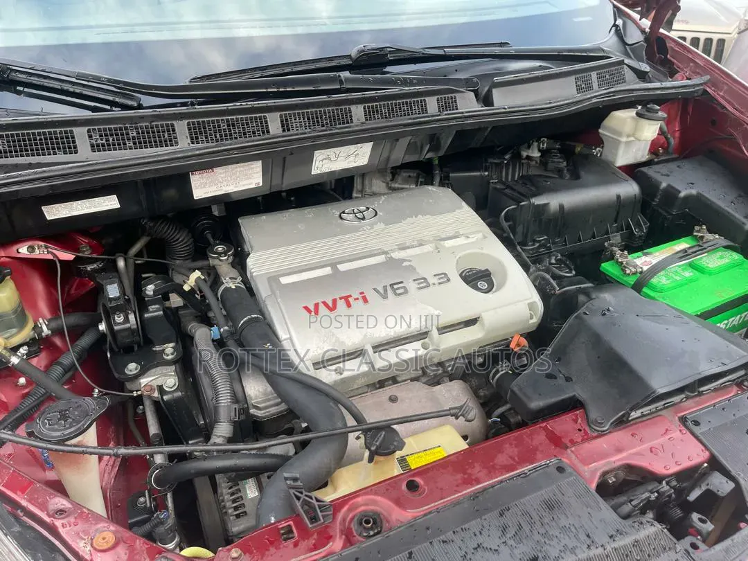 Toyota Sienna 2006 Red