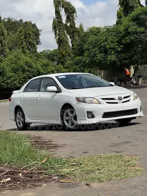 Toyota Corolla 2013 White