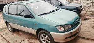Toyota Picnic 2.0 FWD 2005 Green