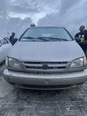 Toyota Sienna 2002 Gold