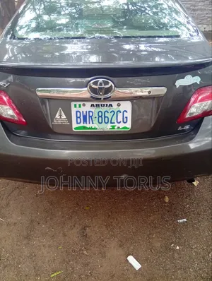 Toyota Camry LE 4dr Sedan (2.5L 4cyl 6AM) 2010 Gray